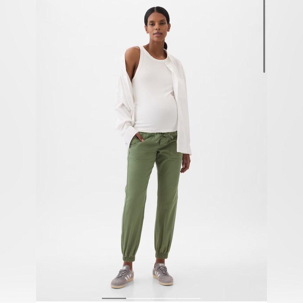 GAP maternity joggers